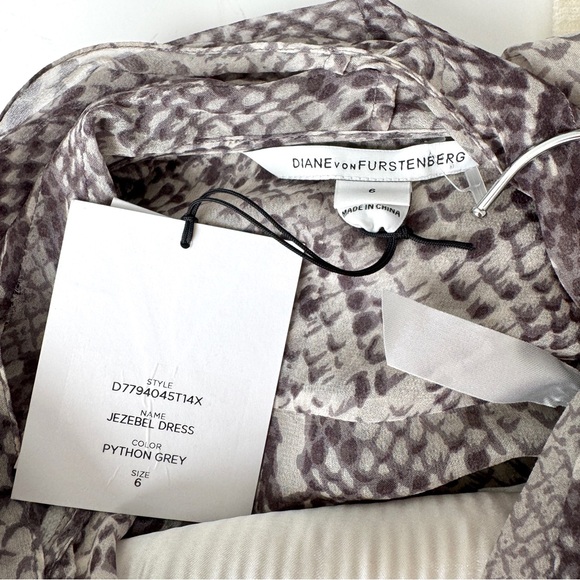 DVF Jezebel Python Grey Print Tie Neck Long Sleeve Shift Mini Dress Size 6 - Picture 9 of 14